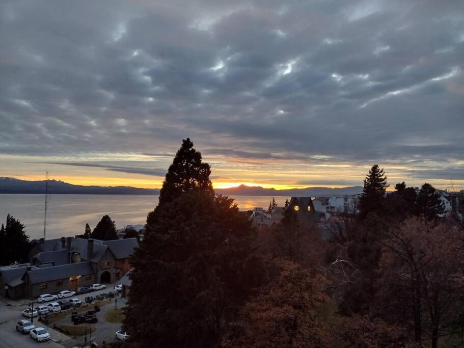Hermoso Departamento Con Vista Al Lago ซานคาร์ลอส เด บาริโลเช ภายนอก รูปภาพ